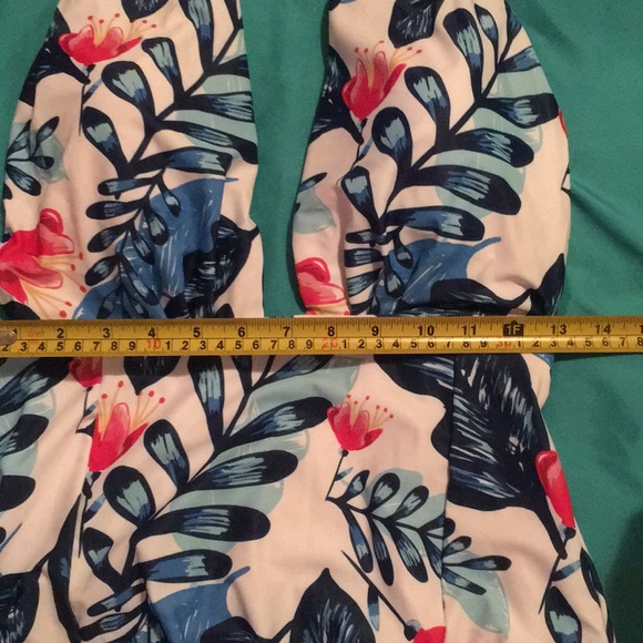 Women’s Backless High Waisted Swimsuit - Picture 3 of 8